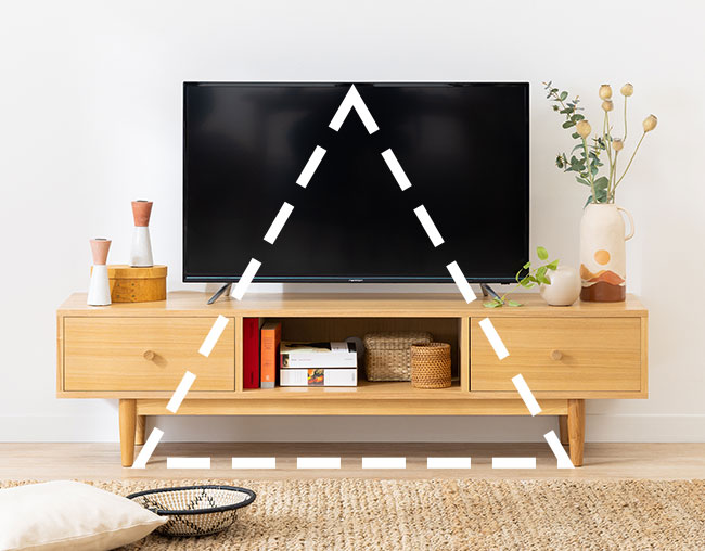 テレビボードの幅は三角形に見えるサイズが理想